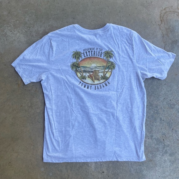 Tommy Bahama T-Shirt Department Of The Exterior light Grey Beach Scene - Picture 1 of 5